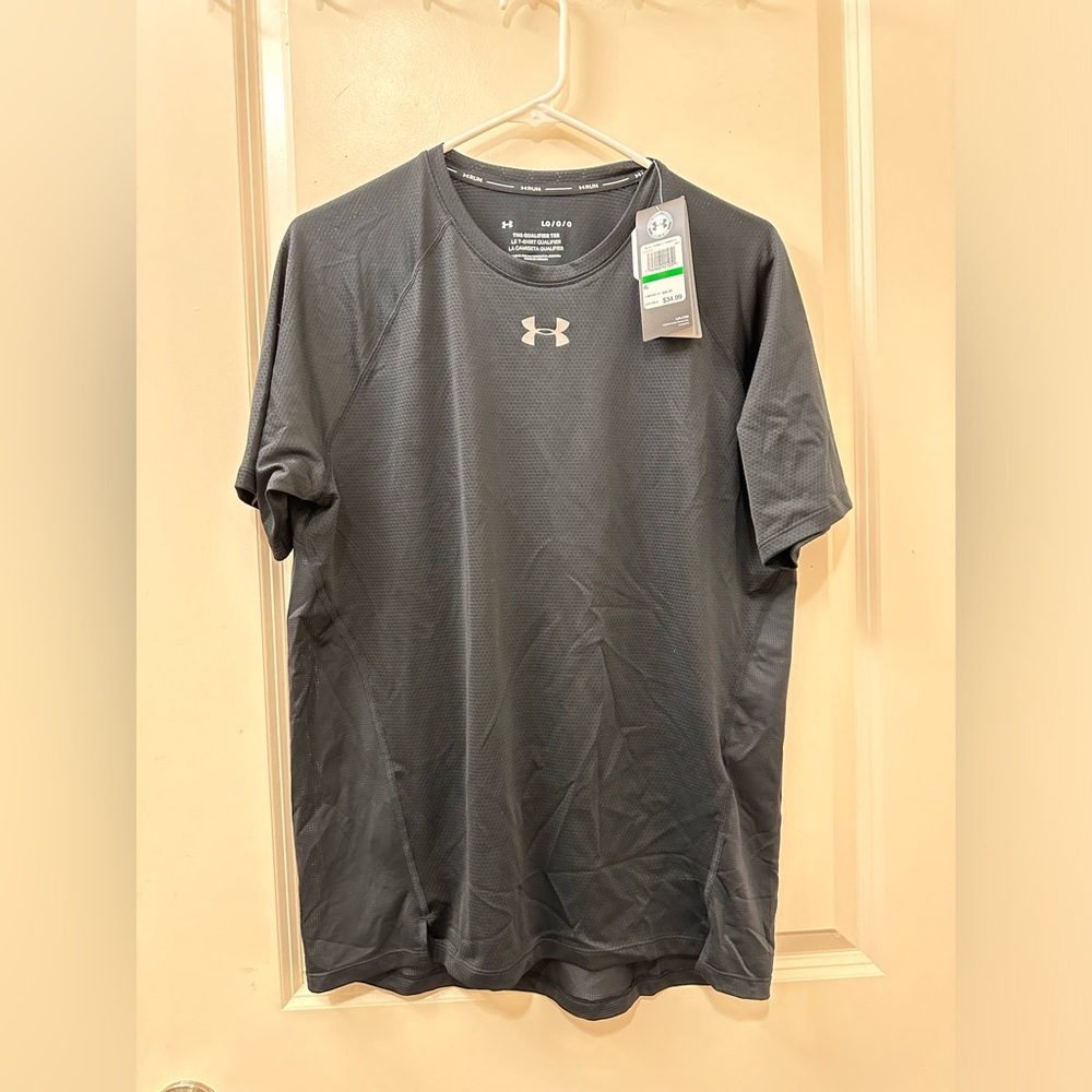 Men’s Under Armour Shirt - Size L